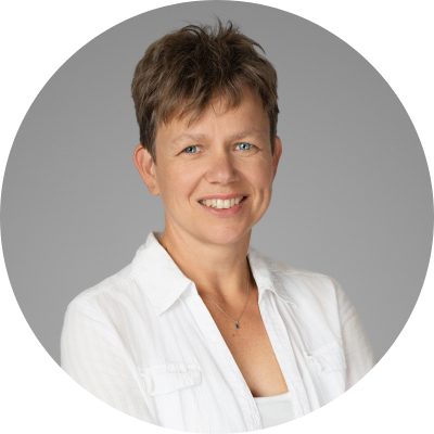 Claudia Lutter, Chief Operating Officer